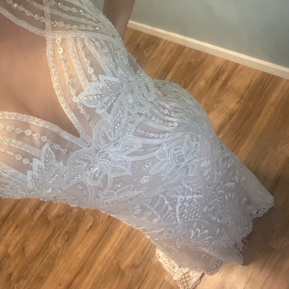 Wedding dress size 14! - Picture 2 of 4